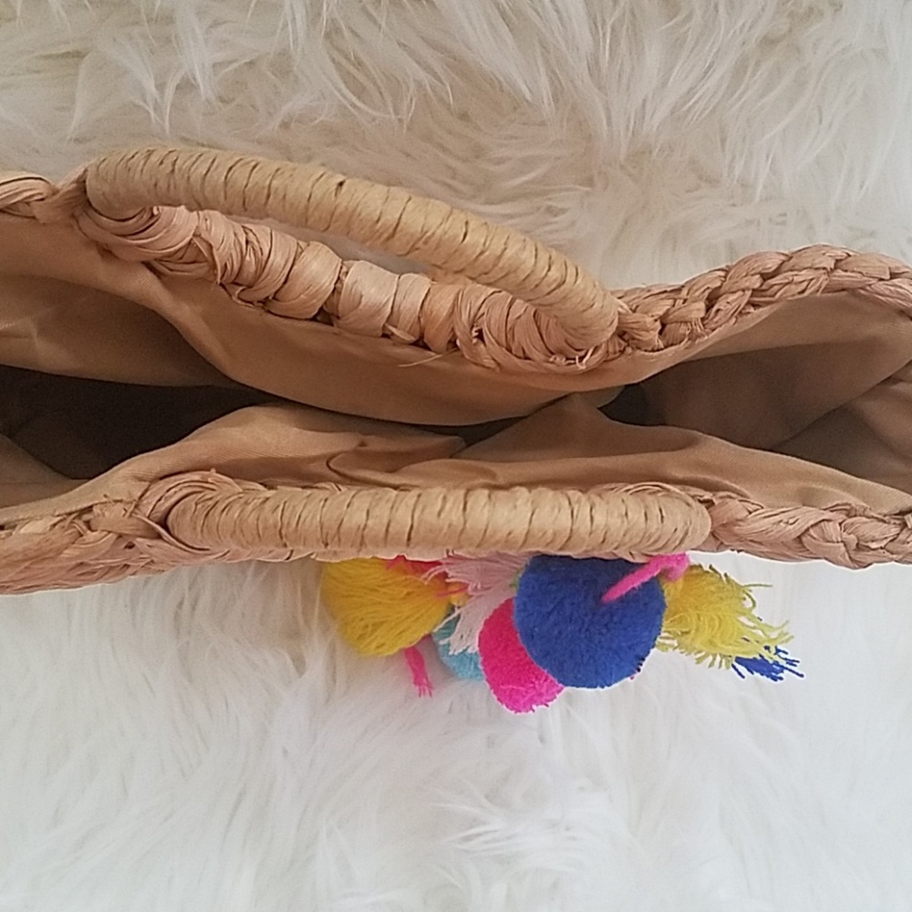 ❣Straw Pom Pom Tassel Tote❣ - Picture 4 of 4
